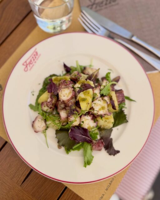 🐙 Polpo di fulmine! A pranzo passa a provare la nostra insalata di polpo e patate, con una citronette freschissima.