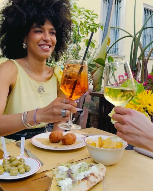🍸 Si fa presto a dire aperitivo, ma farlo a regola d’arte è tutto un altro discorso. E noi di Frezza Milano, modestamente, ci sappiamo fare.