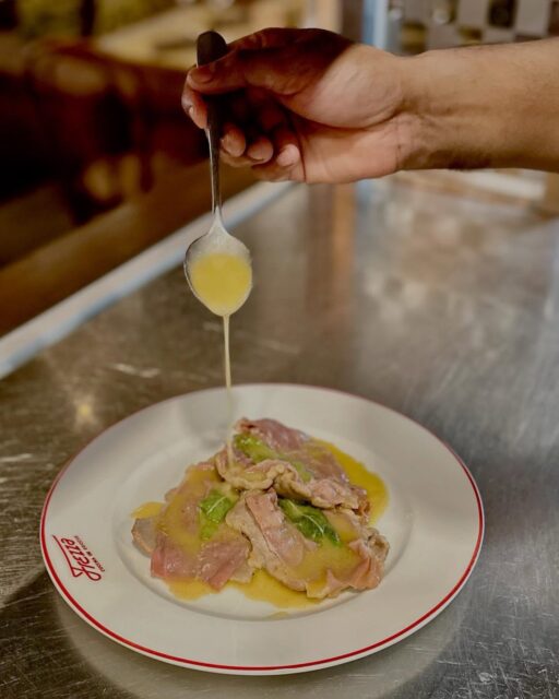 😍 Li ordini, te li godi, sei felice. Questo è il segreto dei nostri saltimbocca. Vieni a provarli da Frezza Milano, in via Sirtori 34, nel cuore di Porta Venezia.
