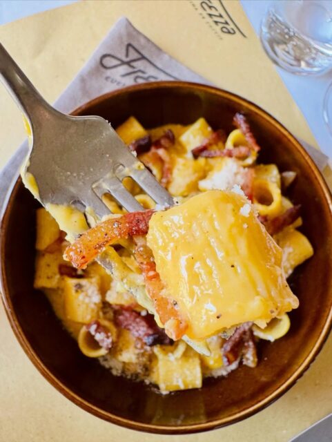 🔝C’è chi la ordinerebbe sempre, e chi mente. Con la carbonara di Frezza vai a colpo sicuro.